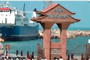 العريش البحري يعود للنشاط بعد تحسّن الطقس