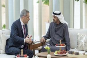 محمد بن زايد يستقبل وزير خارجية تركيا لتعزيز التعاون ومتابعة ملف غزة