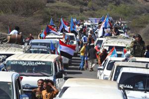 زحف جنوبي نحو عدن.. آلاف المتظاهرين يتوافدون من الضالع ولحج ويافع