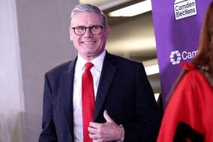 ستارمر يرفض ابتزاز الحلفاء: غرينلاند ليست ورقة جمركية