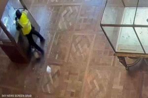 كشف مشاهد من عملية "سرقة اللوفر".. 4 دقائق صادمة