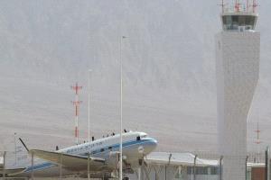 إسرائيل تستعد لإجلاء 42 ألف سائح تحسبًا لتصعيد إيراني