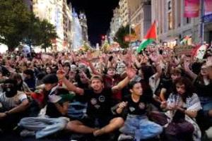 إسطنبول تهتف لغزة.. مسيرة حاشدة مع مطلع العام الجديد