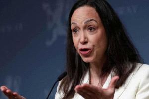 معارضة فنزويلا تطالب بالإفراج عن 863 معتقلاً سياسيًا وتدين التدخل الأمريكي