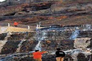 شلالات العقبة منتزه سياحي يعيد لعدن وجهها الحضاري