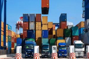 رسوم ترمب تُحاصر بغداد: التوازن المستحيل بين واشنطن وطهران