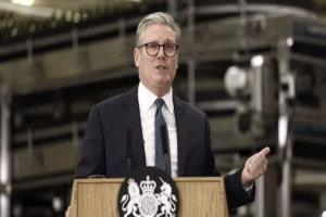 ستارمر: مادورو رئيس غير شرعي
