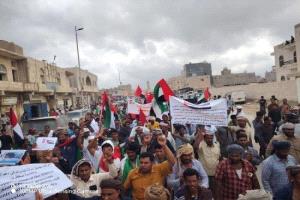 سقطرى تتحدّ ضد الحصار وتكرّم الإمارات