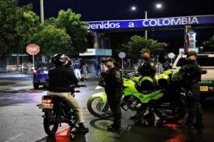 كولومبيا تعزز قواتها على الحدود مع فنزويلا تحسبًا لتدفق اللاجئين
