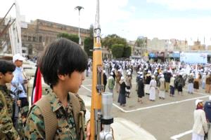 الحوثيون يجبرون طلاب المدارس على التجنيد العسكري