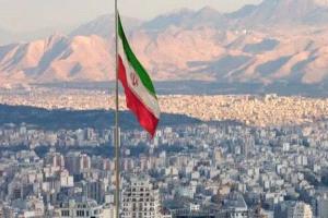 إيران تعيد فتح سمائها بعد إغلاق مفاجئ وسط توتر مع واشنطن