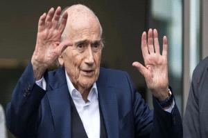 بلاتر يحث الجماهير على مقاطعة مونديال 2026