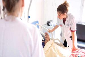 "شات جي بي تي" جديد للأطباء.. ماذا سيقدم لهم؟