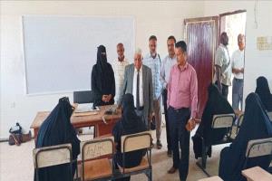 رئيس جامعة لحج يدشّن امتحانات الفصل الأول بكلية صبر