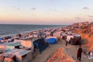 غزة تواجه شتاءً قاتلًا: وفاة 11 طفلاً وسط مأوى هش