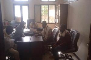 مدير عام خنفر يتفقد سير العمل في عدد من المرافق الخدمية بالمديرية

