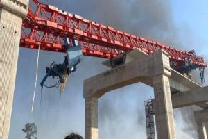 رافعة تدهس قطارًا في تايلاند… مأساة على سكة المستقبل