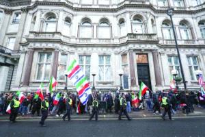 واشنطن وإسرائيل في التأهب.. وإيران تهدد بالرد على أي هجوم