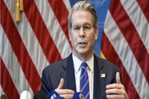 وزير الخزانة الأمريكي يشدد على ضرورة خفض الفائدة
