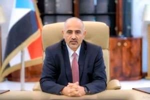 الزُبيدي يدعو الجنوبيين للاحتشاد في عدن الجمعة دعماً للإعلان الدستوري