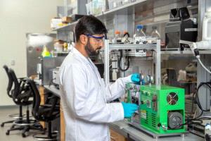 بلورات تشفى ذاتيًا… ابتكار من نيويورك أبوظبي يفتح آفاق المواد الذكية