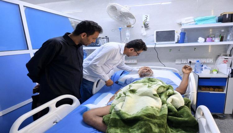 بتوجيهات الحالمي.. النقيب والعلوي يطمئنان على صحة المناضل علي عبده طاهم في مستشفى الجمهورية
