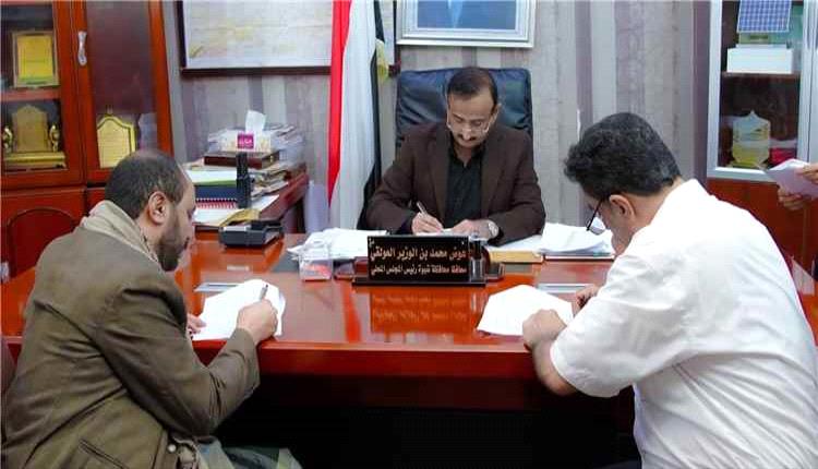 محافظ شبوة يعتمد تنفيذ مشروع مبنى جديد لفرع مؤسسة الكهرباء بتمويل محلي