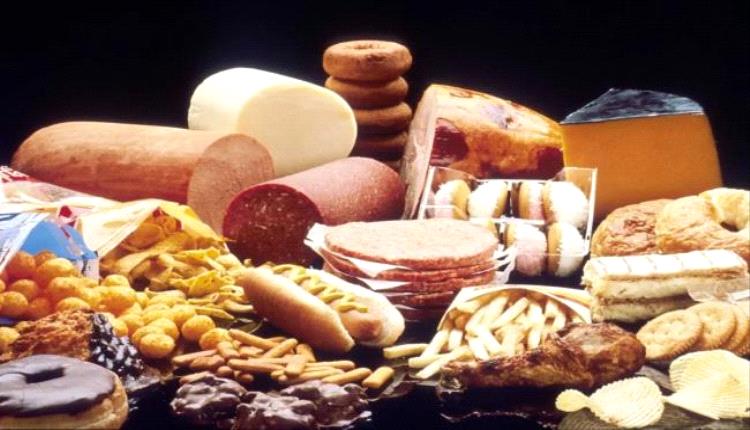 دراسة تحذر: الأطعمة المصنعة قد تؤثر على تطور دماغ الأطفال