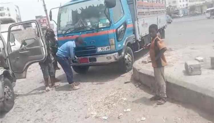 شرطة سير لحج تنفذ حملة لتنظيم خط الرباط – اللحوم – الكراع وإزالة العشوائيات