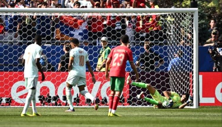 بونو يواصل الإبداع.. مبابي أحدث ضحايا الحارس المغربي في مونديال 2026