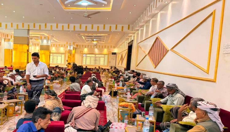 مشايخ يافع يعلنون رفضهم إدراج قضايا القتل في صفقات تبادل الأسرى
