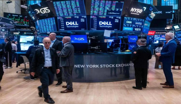 تفاؤل الذكاء الاصطناعي وتراجع رهانات الفائدة يعزّزان تدفقات الأسهم العالمية