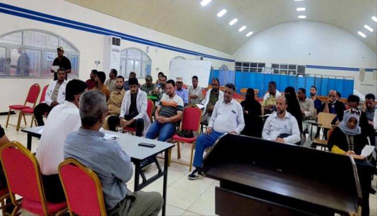 دائرة الخدمات الطبية تناقش تطوير آليات العمل وتعزيز التنظيم الإداري