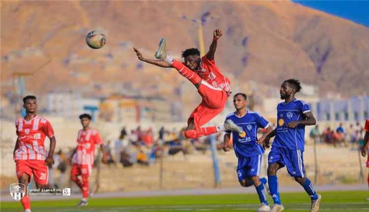 النوارس تحلّق بالصدارة.. شعب حضرموت يكتسح هلال الحديدة بثلاثية نظيفة في بارادم