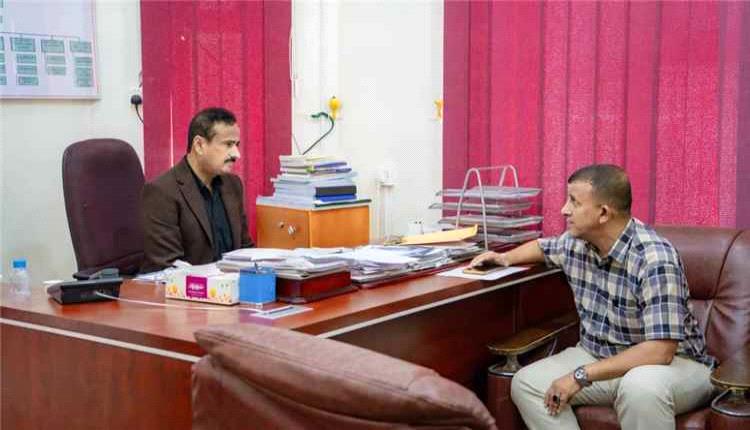 استعداداً لبطولة الدرجة الثالثة وكأس الجمهورية.. محافظ شبوة يبحث تنشيط القطاع الرياضي
