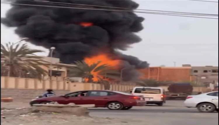 اندلاع حريق في هنجر تجاري بمديرية المنصورة في عدن