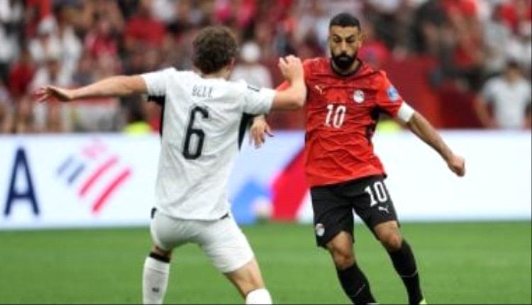 مستقبل محمد صلاح على صفيح ساخن سباق عالمي للفوز بتوقيع الملك المصري
