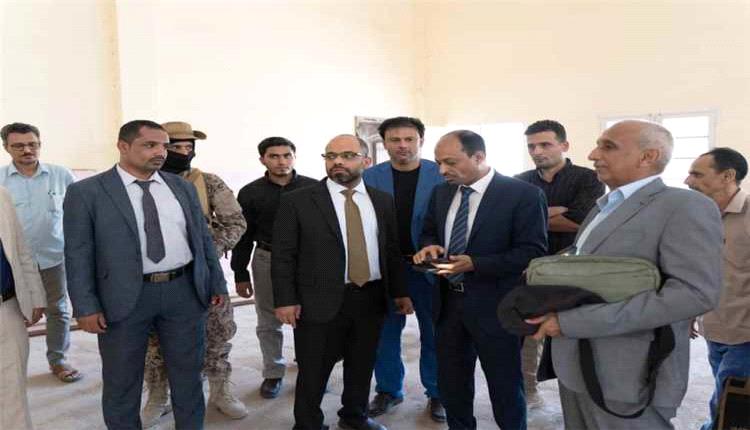 خطوات نحو التحول الرقمي.. وزير الاتصالات يبحث خطط إنعاش وتحديث قطاع البريد في العاصمة عدن