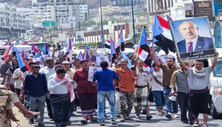 رفضاً للوصاية وانهيار الخدمات.. حراك شعبي سلمي يجتاح محافظات الجنوب لانتزاع السيادة