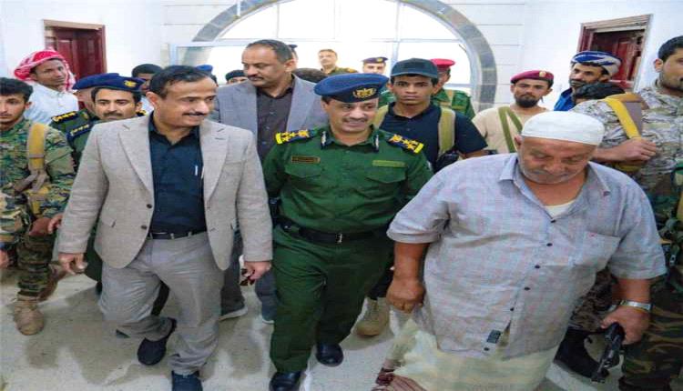 محافظ شبوة يمتدح انضباط مصلحة الجوازات ويؤكد استمرار دعم المؤسسات الخدمية