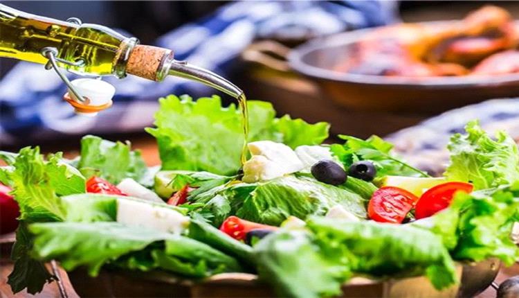 من ضعف التركيز إلى فقر الدم... المخاطر الصحية الخفية للأنظمة الغذائية النباتية 