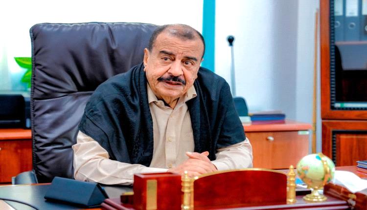بن بريك يجمّد عضويته في تحضيرية مجلس حضرموت ويتهمها بالإقصاء وتغليب المصالح الحزبية

