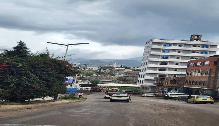 إصابة مدنيين اثنين في اشتباكات مسلحة بمدينة إب