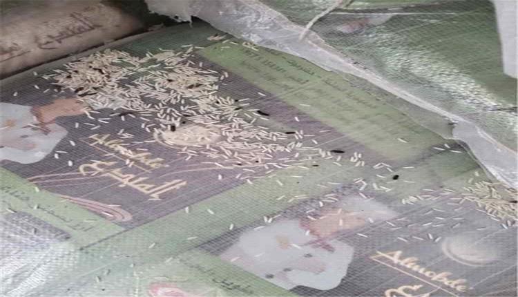 مكتب الأشغال بالشحر ينفذ حملة تفتيشية على مستودعات ومطابخ غذائية وتضبط مواد تالفة