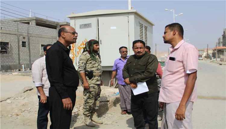 مدير عام المكلا يتفقد أحياء فوه ويوجه بمعالجة القضايا الخدمية ذات الأولوية
