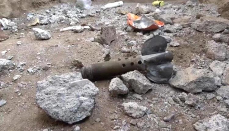 مليشيا الحوثي تقصف  منطقة مكتظة بالسكان والنازحين جنوب الحديدة