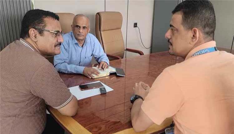 مدير عام البريقة يبحث مع "اليونبس" أولويات مشاريع صيانة وتأهيل الطرق في المديرية