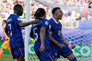 كأس العالم 2026.. فرنسا تعبر باراغواي... وتضرب موعداً نارياً مع المغرب في ربع النهائي
