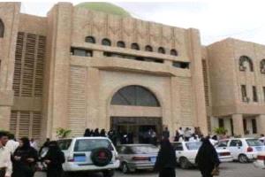 خريجو علوم إدارية عدن ينتظرون شهاداتهم منذ سنوات.. وأسرهم تطالب بحل عاجل