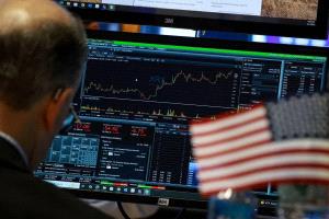 صناديق الأسهم العالمية تقفز بـ10 مليارات دولار... والتكنولوجيا تستعيد جاذبيتها